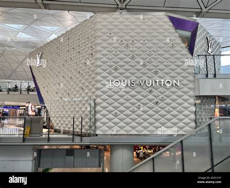 louis vuitton hong kong airport.